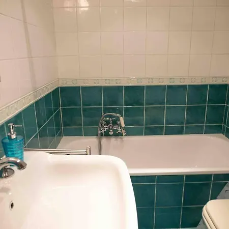 Apartman Window On *